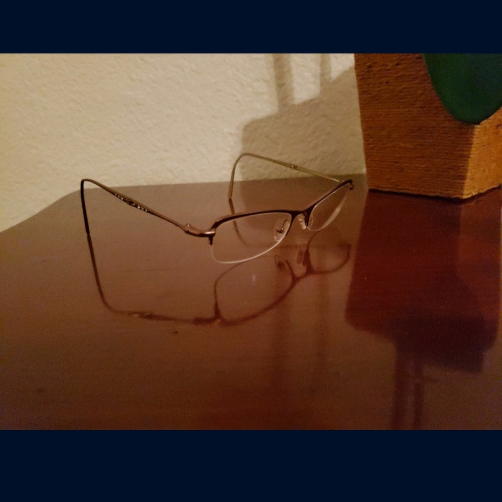Valentino designer frames - Picture 2 of 3
